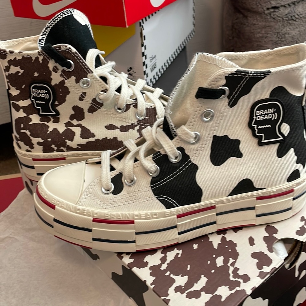 Converse brain dead egret